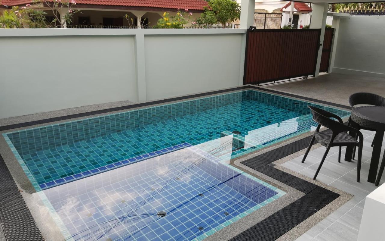 Private Pool Villa With Jacuzzi At Royal Park Village - Walk To The Beach - 6 People - Max 3 Males (Adults Only) Джомтьен Экстерьер фото