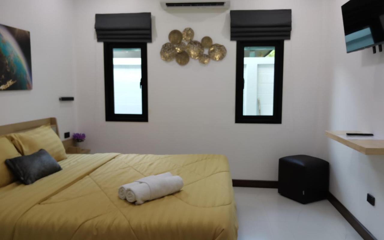 Private Pool Villa With Jacuzzi At Royal Park Village - Walk To The Beach - 6 People - Max 3 Males (Adults Only) Джомтьен Экстерьер фото