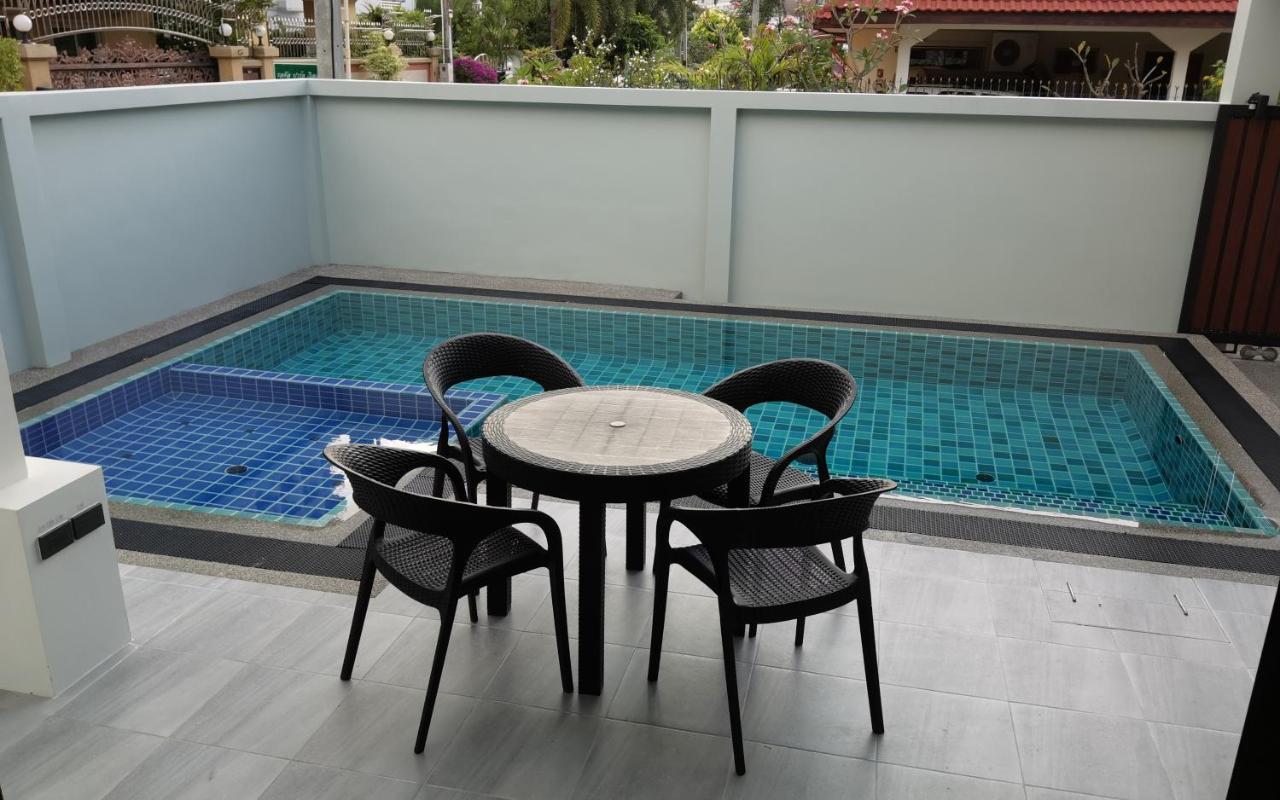 Private Pool Villa With Jacuzzi At Royal Park Village - Walk To The Beach - 6 People - Max 3 Males (Adults Only) Джомтьен Экстерьер фото